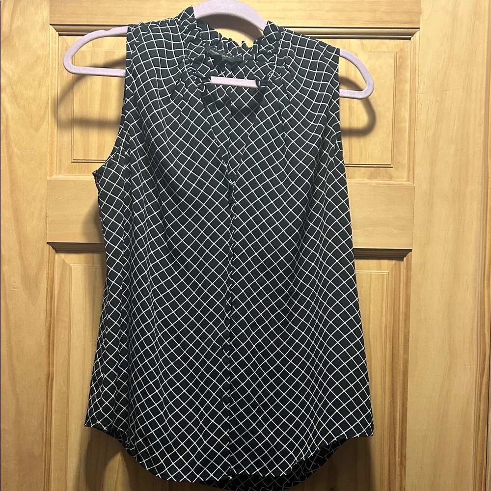 Banana Republic Monochrome Sleeveless Blouse